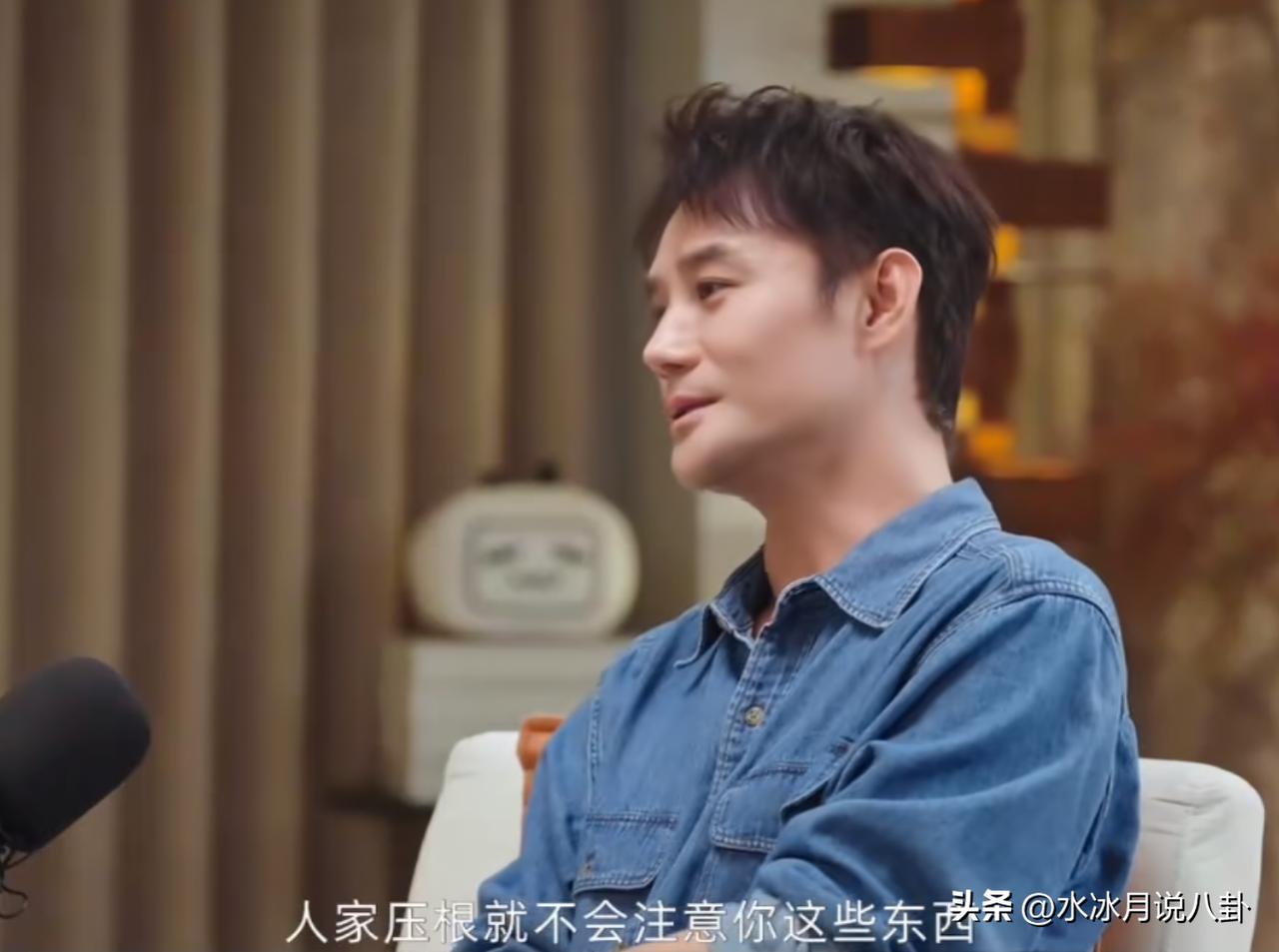 王凯说：“当你红了的时候，你什么东西都会被人拿出来放大。就拿我这个手来说，突然火