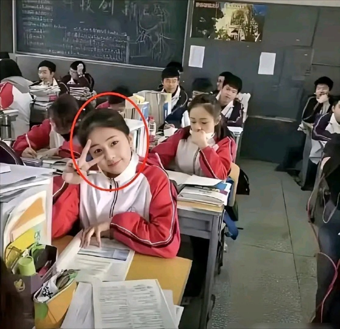 白鹿高中时期长这样，不看不知道，一看吓一跳，原来美人真的从小就能看出来啊！而且跟