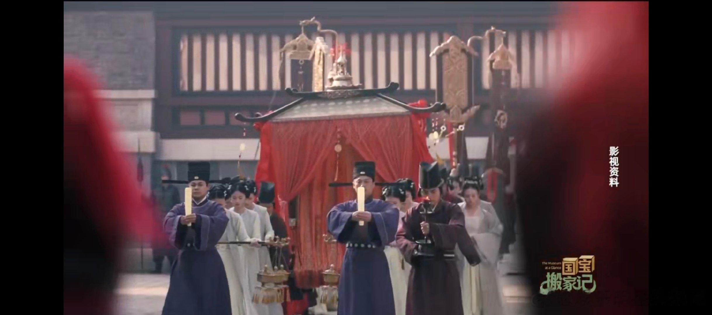  看了正在直播的《国宝搬家记》，十里红妆婚俗文化真的是太让人震撼了，感觉应该好好