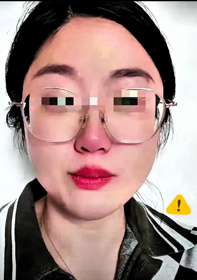 婆婆抽儿子那几下，抽醒多少人
 
山东一女子婚后被丈夫锁在屋里三天，邻居听见微弱
