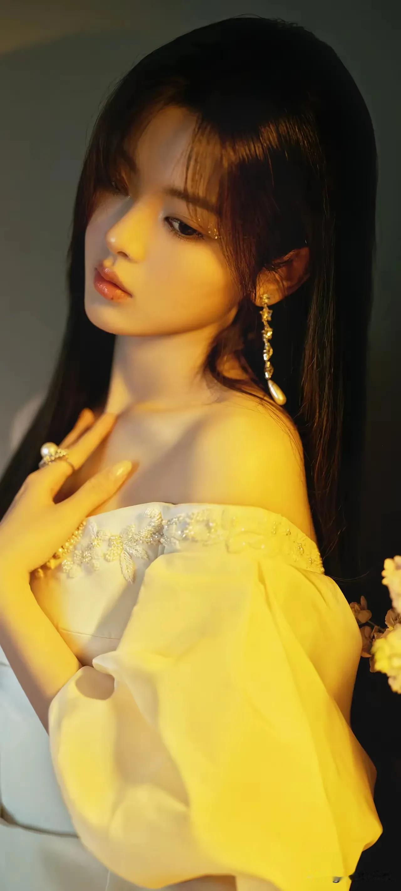 杨超越美图分享杨超越魅力四射 女神图来袭 安利美女壁纸 绝美写真推荐 写真照片精