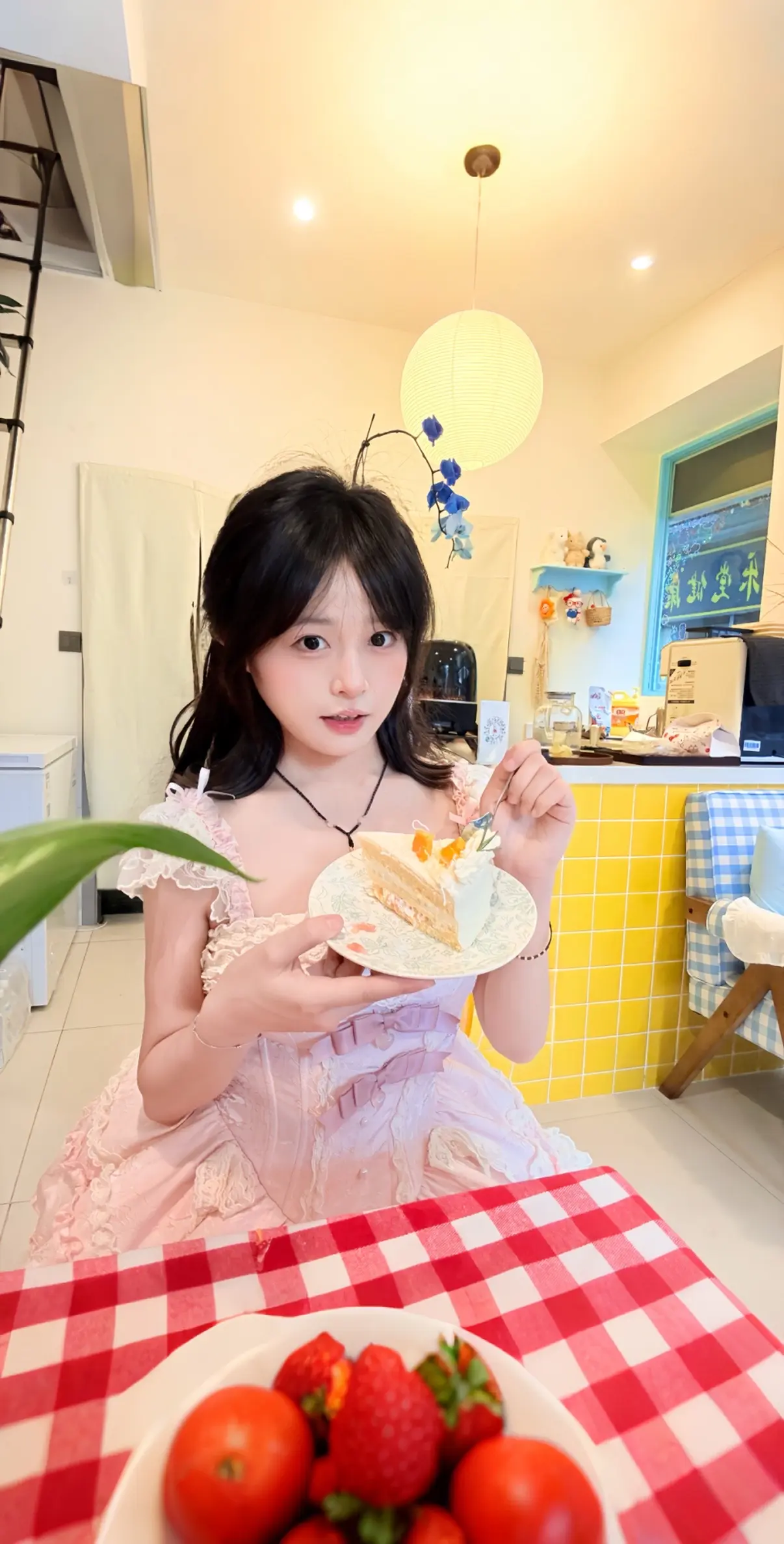 本人的声音装萌妹过于刻意，装御姐又不够成熟，装牛就刚好了，哞一声就犁地去了