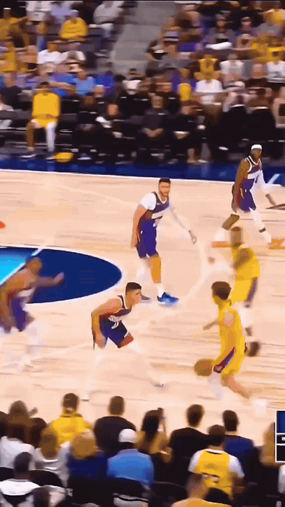 这是跟谁学的招式[捂脸][捂脸][捂脸]
A东契奇
B詹姆斯
俗话说近朱者赤，近