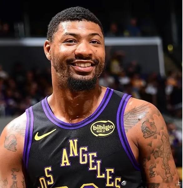 美媒：湖人队又拥有了三巨头1、詹姆斯——41岁，本赛季薪水5263万美元，季后赛