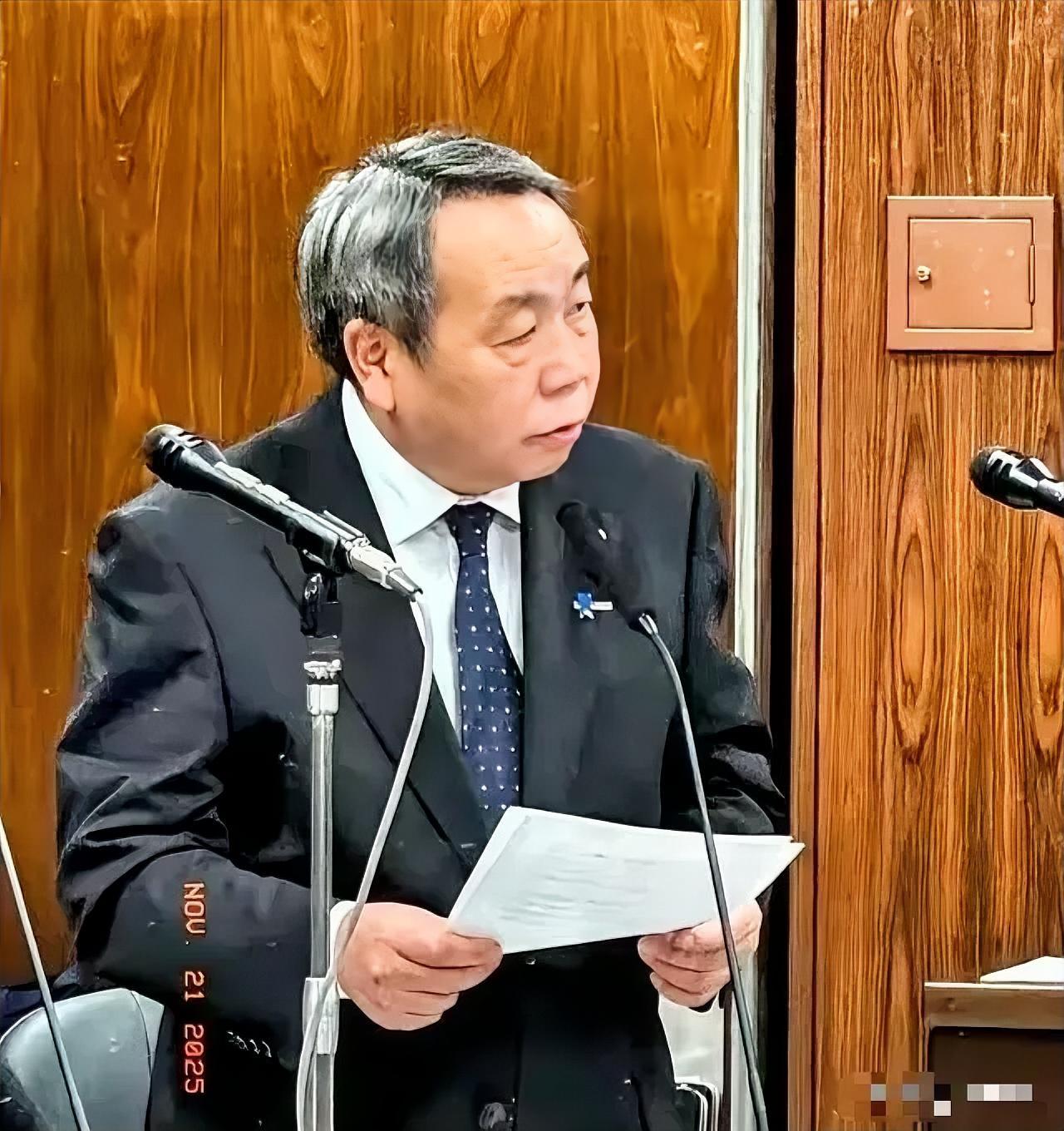 日本国会议员石平原本是中国人，26岁留学日本后改成日本籍。他最近全力支持高市早苗