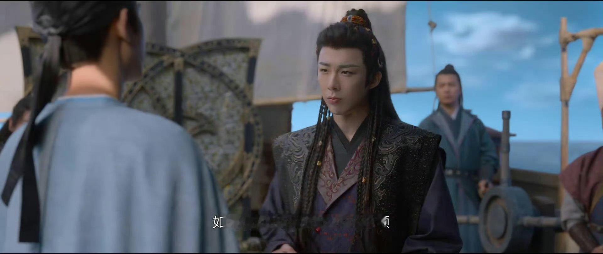 男主的脸真的一言难尽，磨皮加滤镜，就会怼侧脸 ​​​