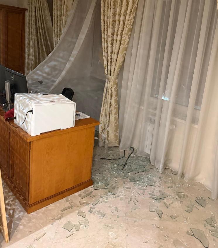 【卡塔尔对基辅袭击中其在俄大使馆受损表示“深切遗憾”。】 卡塔尔外交部通过其驻乌