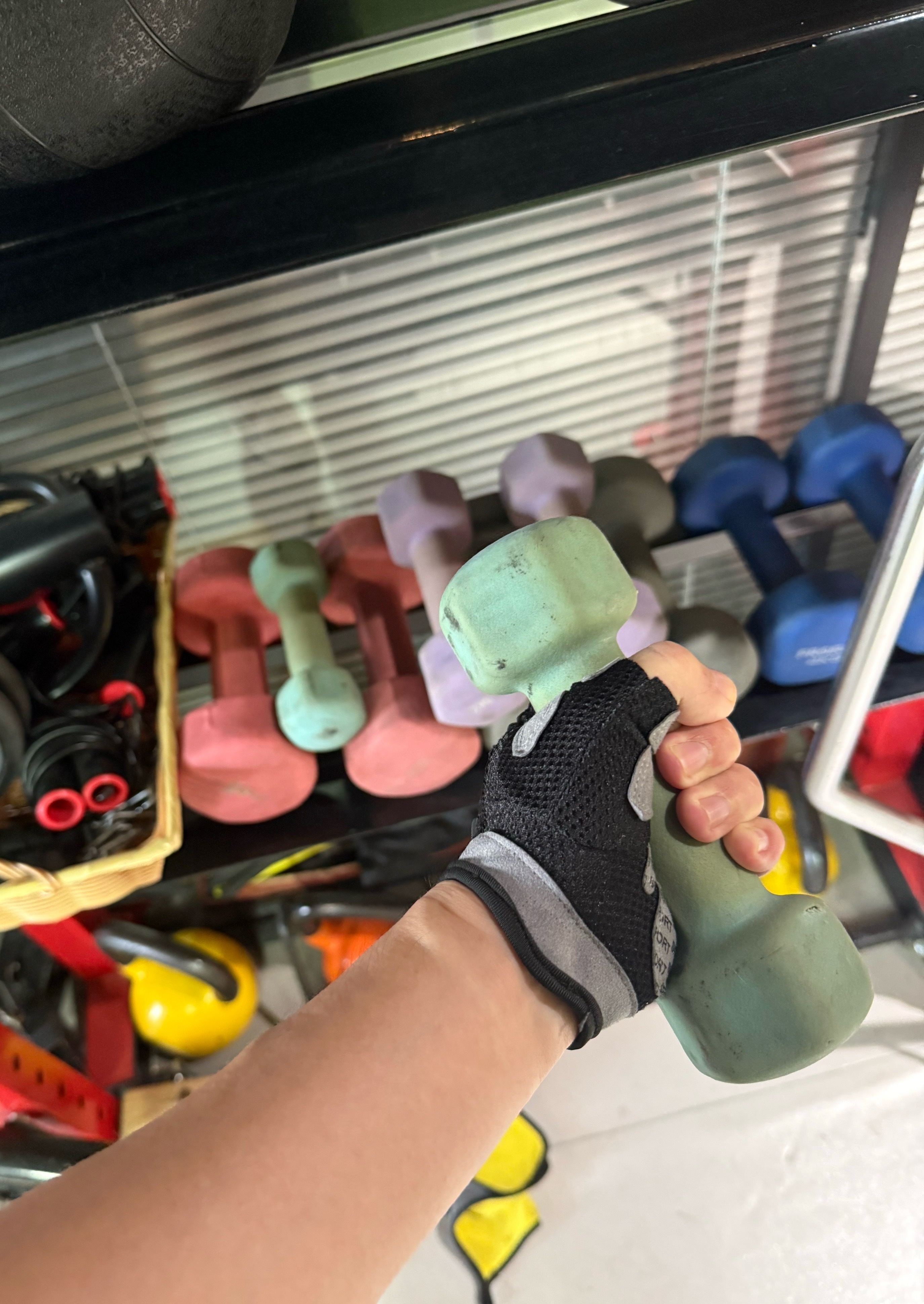 好几个月没来，终于踏上了康复训练第一步[柯基]健身房经历了大变故，老板收购了另一