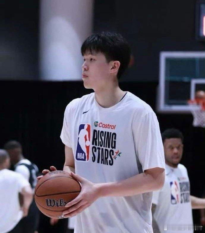 小里弗斯: 看好了，杨瀚森的使用方法，我只教一次斯普利特醒醒！别再浪费杨瀚森的天