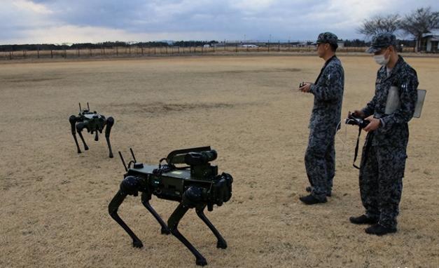 日本自卫队炫机器狗，竟是中韩美 “混血组装货”

1月18日，日本自卫队之前炫耀