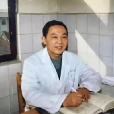 1970年，徐州的一个医生趁妻子不在，偷偷服用了4克毒性极强的曼陀罗花，你可能以