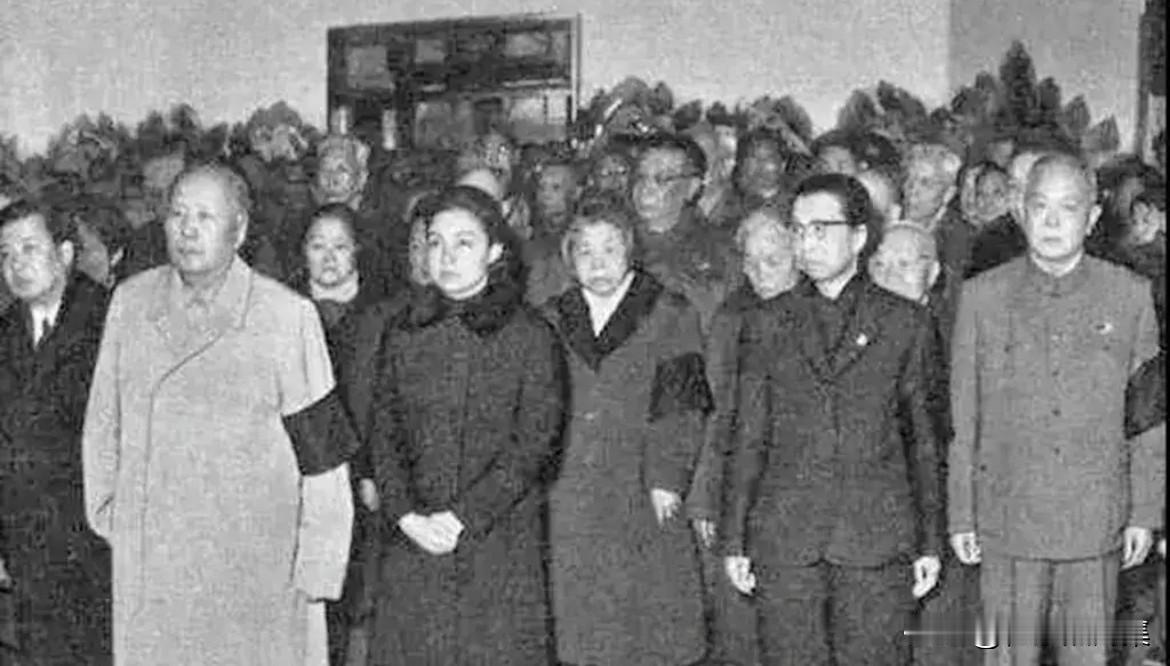 1972年1月10日，毛泽东主席突然决定参加陈毅元帅的追悼会，这一举动在当时产生