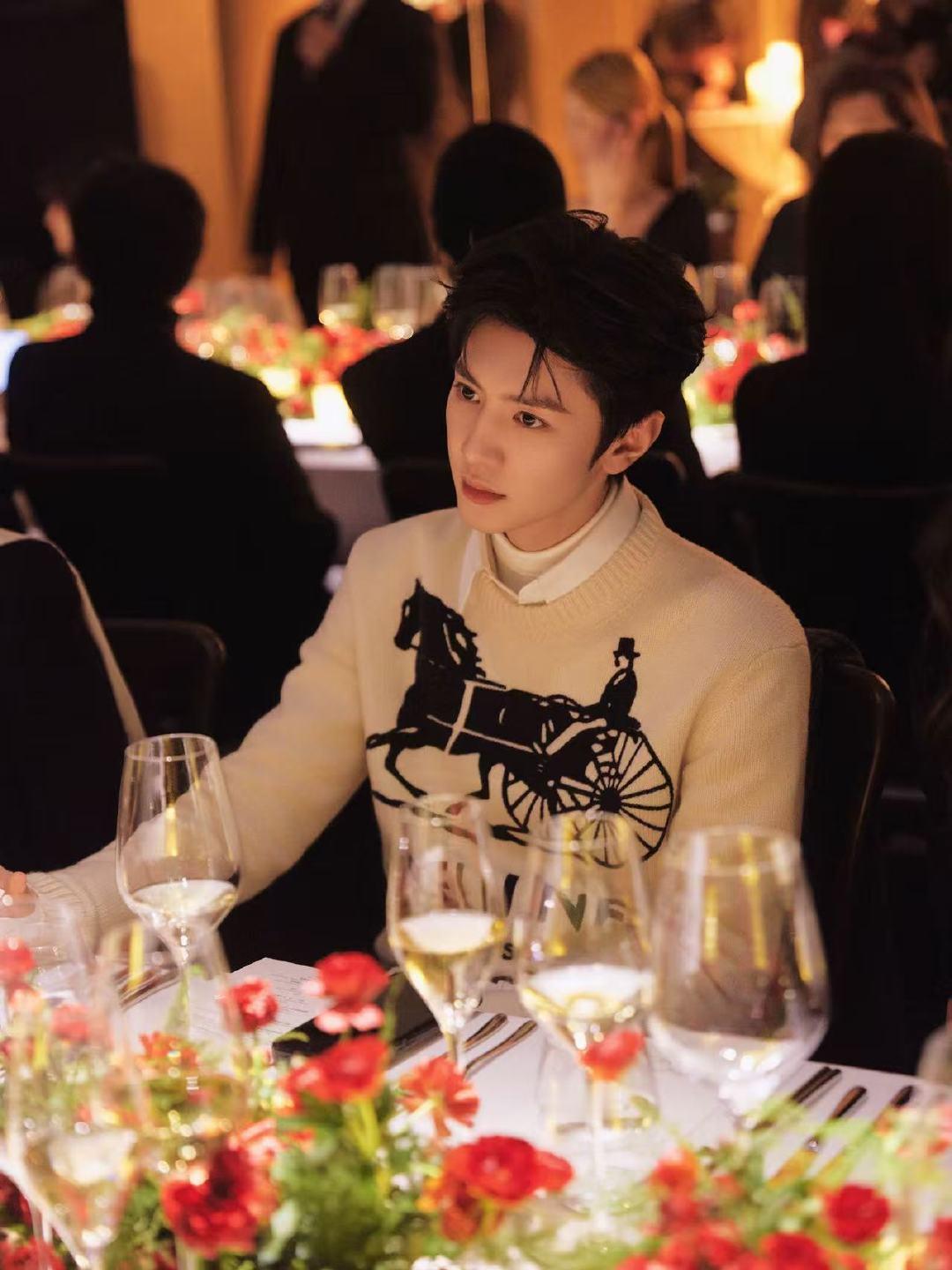 陈哲远少上点网吧你好星期六不开心的解药找到了，就是陈哲远魔性又温柔的笑声 