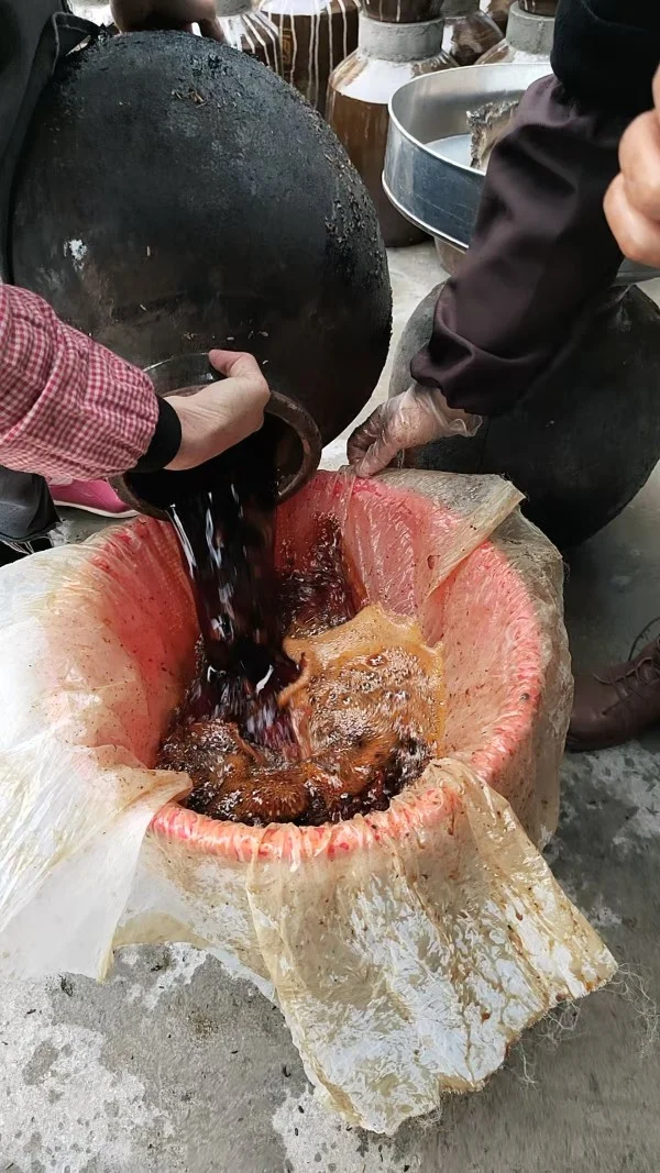 黄精娘酒 黄精是一味补虚药物，药食同源，药用价值高！它既能健脾补气，也...