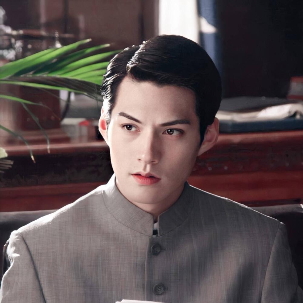 演员杜若溪说：“在大学一年级的时候，那年暑假，我回沈阳老家，有一天，我和妹妹在家