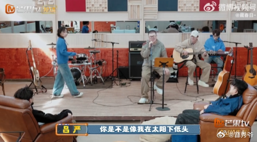 群像的魅力在再就业和喜人之间绽放 不得不说，这场合作舞台太惊艳了！再就业男团和喜