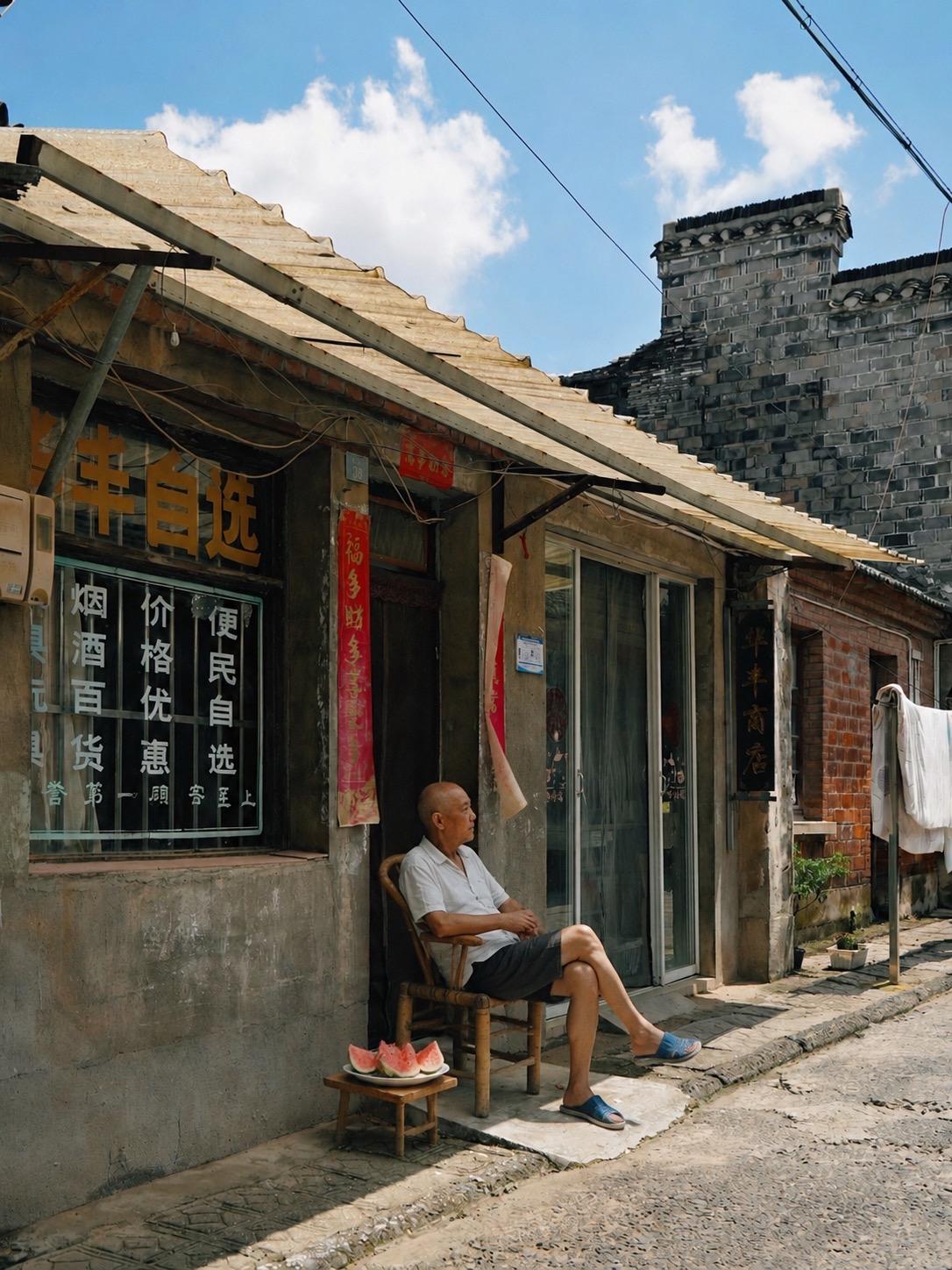 一条县府街，半部六合史

最近一直到处拍南京的老街
早就听说滁河北岸，浮桥以西，