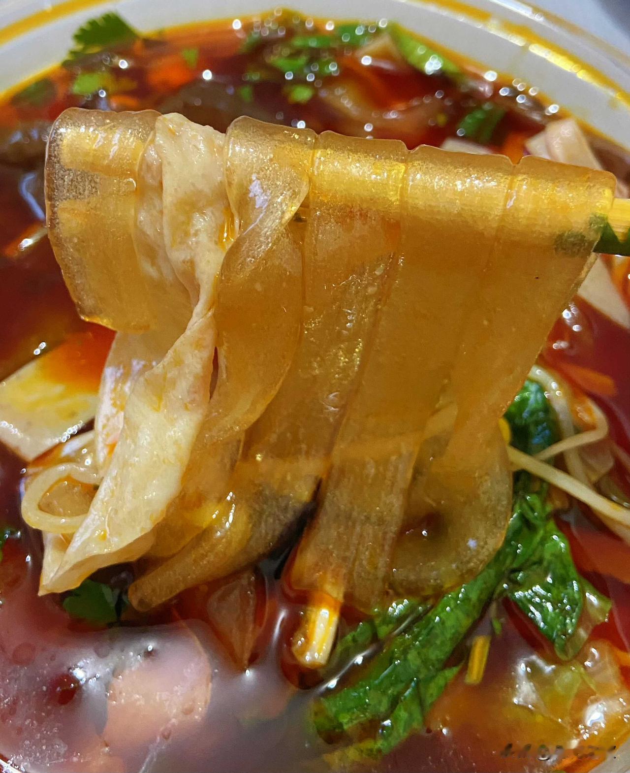 没经得住念叨（主要是还处于周末时间，心就比较容易松动[捂脸]），晚餐还是吃了，吃