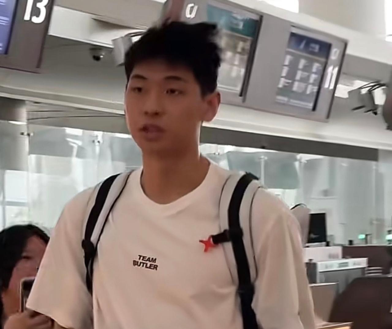 广东队好消息，崔永熙随队前往济南，参加客场比赛！
广东队的球迷们，又有好消息传来