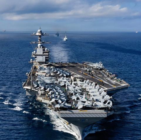 太尴尬了！美军1/3舰艇集结在伊朗周边却不敢动手的原因曝光了。美国《华盛顿邮报》