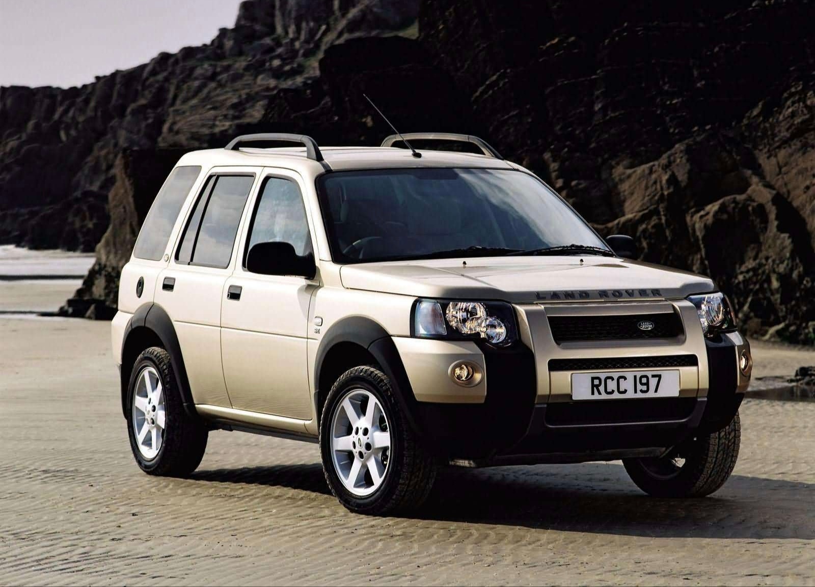 路虎神行者车系发展历程图1：神行者（1997~2006年）图2：神行者2（200