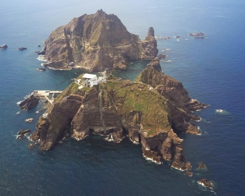 韩国外交部近日就日本岛根县举行“竹岛日”活动表示强烈抗议，严正敦促日方立即废止该