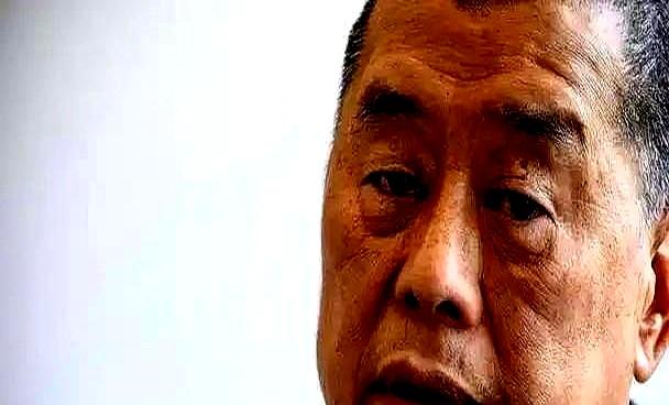 我到现在都想不明白，一个人怎么能张口说出“用核武器干掉14亿中国人”这种话
还是