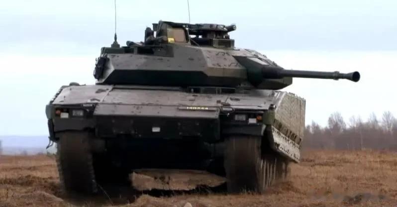 虽然基辅目前只收到了50辆CV90步兵战车，但基辅的雄心远不止此，因为基辅正雄心