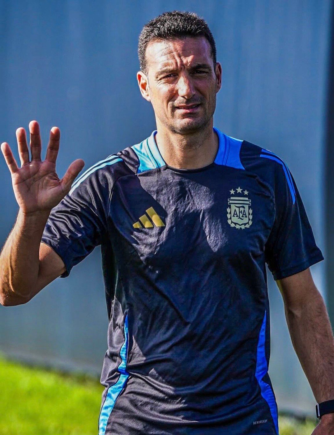 阿根廷国家队主教练斯卡洛尼将亲临Spotify诺坎普球场的VIP包厢，观看巴塞罗