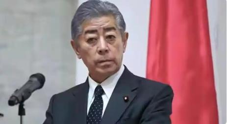 高市早苗心凉透顶！当着全世界的面，日本前首相专程赴华道歉，一开口就戳中她最忌惮的