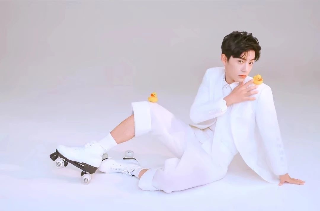 肖战提名亚洲艺术电影节最佳男主今天也有在认真可爱哦！肖战十日终焉发言 📮肖战十