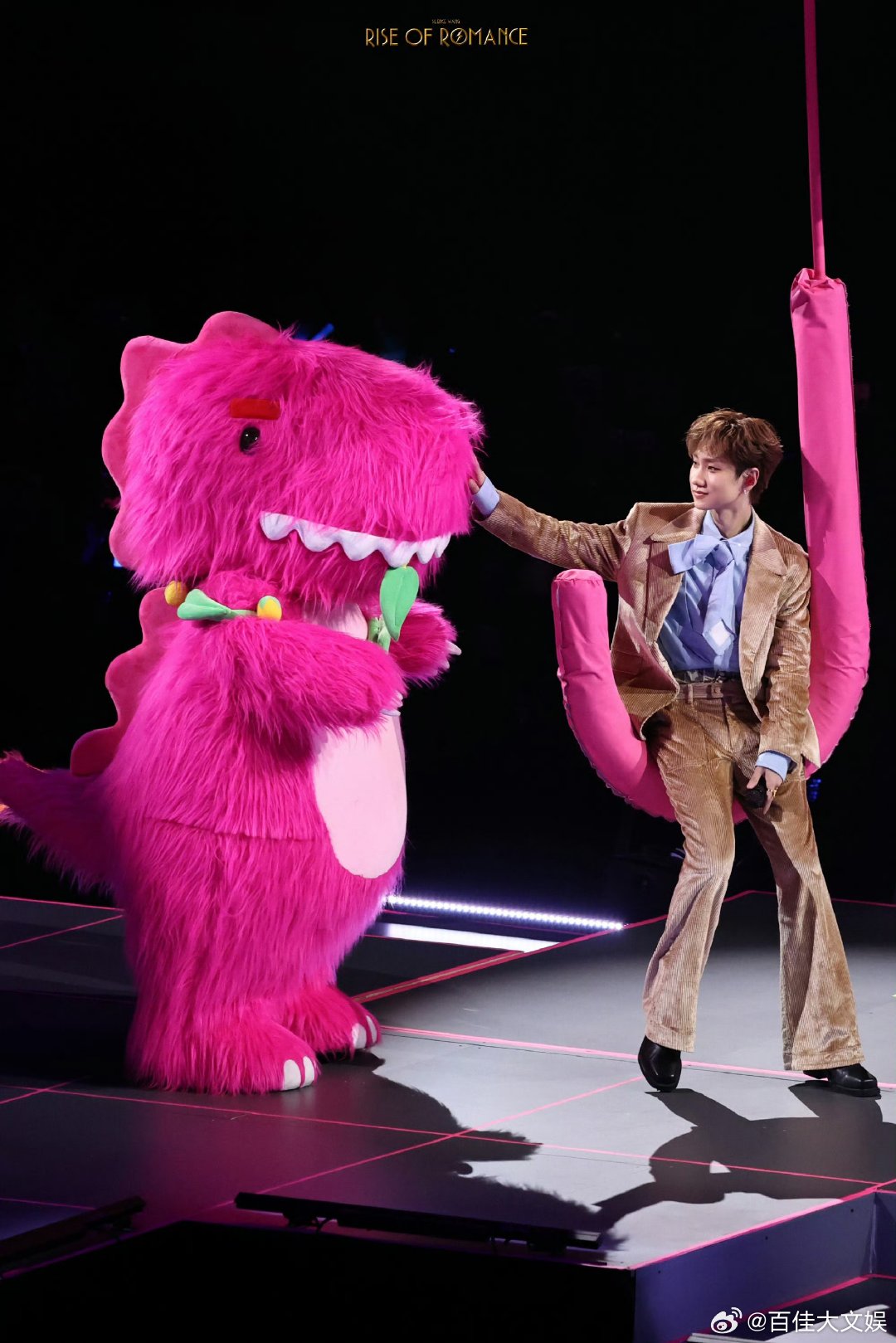 汪苏泷谢谢汪苏泷汪苏泷谢谢我们当距离足够近，全世界的雨都被挡在门外。汪苏泷在澳门