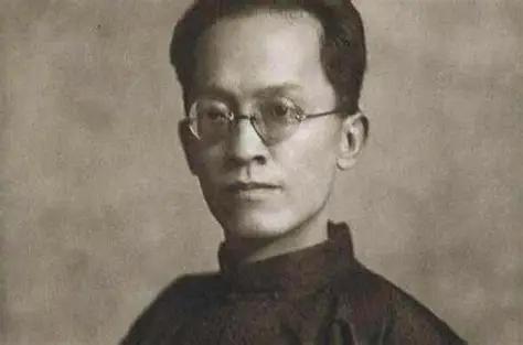 1975年秋天，重病中的周恩来总理，把秘书叫到床前，说了一件事：你去告诉王冶秋，