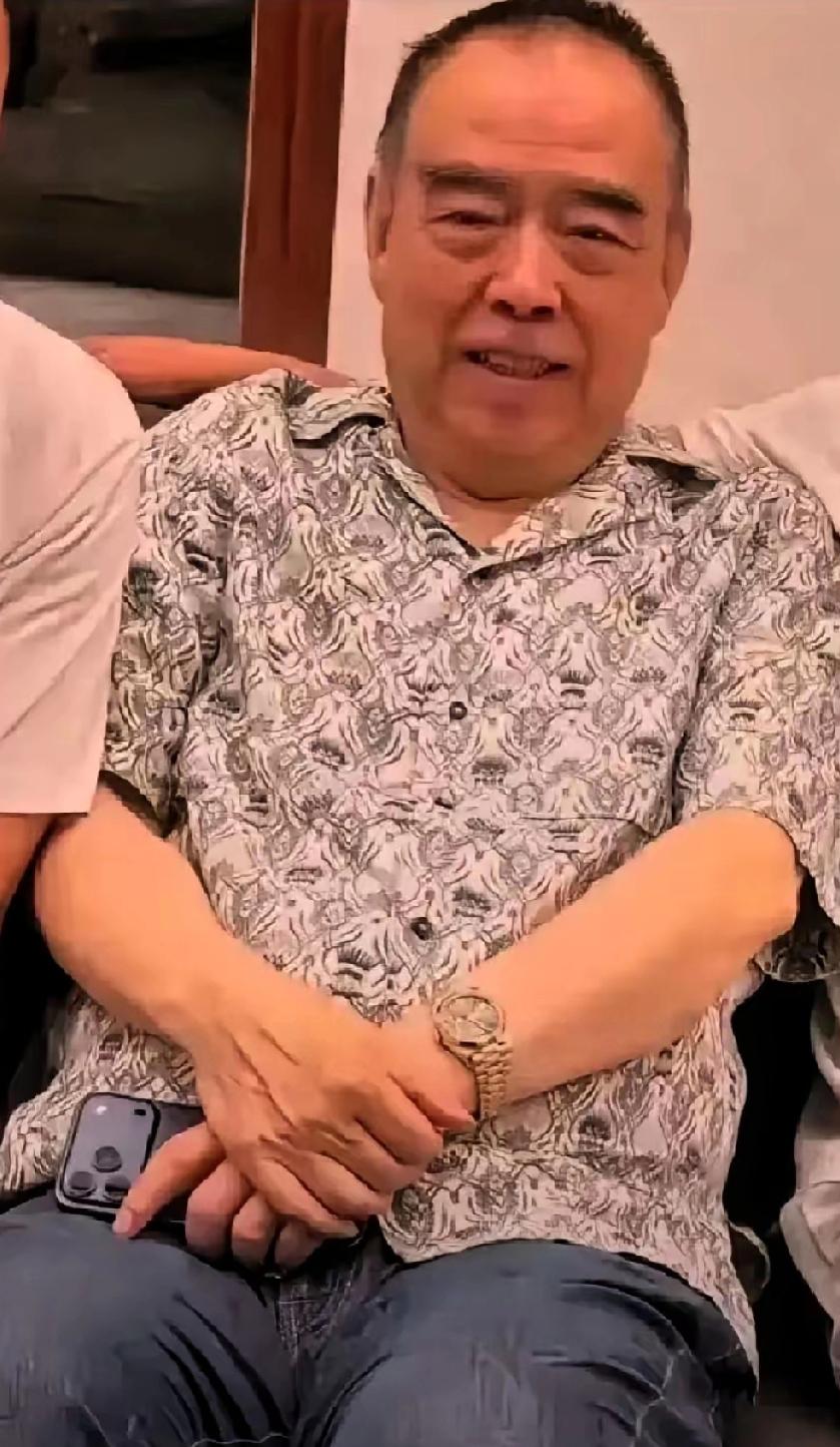 74岁陈凯歌晚年生活曝光！褪去名导光环，烟火气太真实
 
       褪去大导