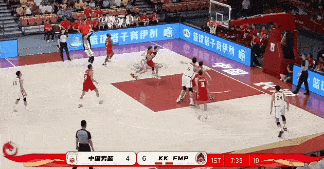 王俊杰兼具身高、对抗、控运、投射和传球，基本上就是国家队独一份的全能前锋，太珍贵
