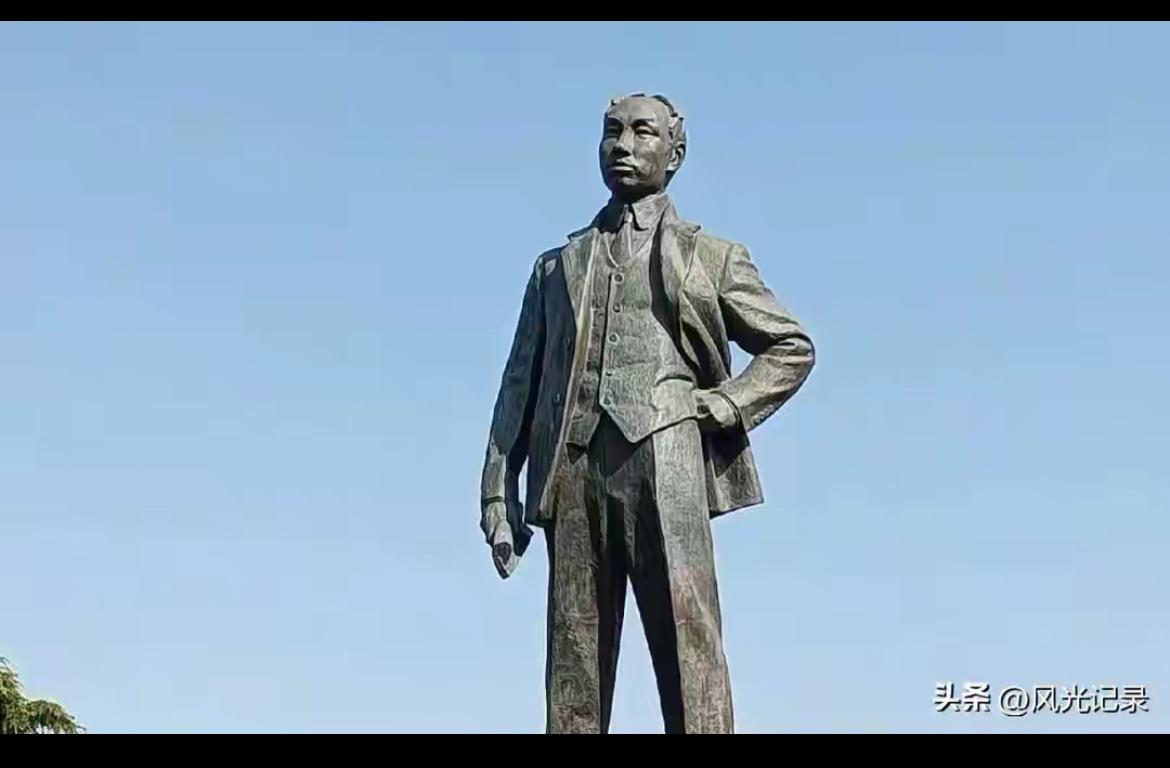 未来安徽格局应该有一个绝对核心，四个副中心。
1、合肥，省会城市绝对核心。合肥，