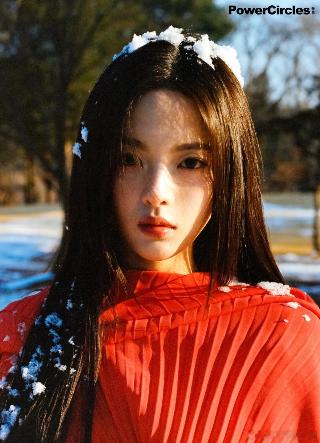 杨超越[超话]   这组图有一种诡异的美感…迷惑人心的女妖又神秘又鬼魅杨超越你太