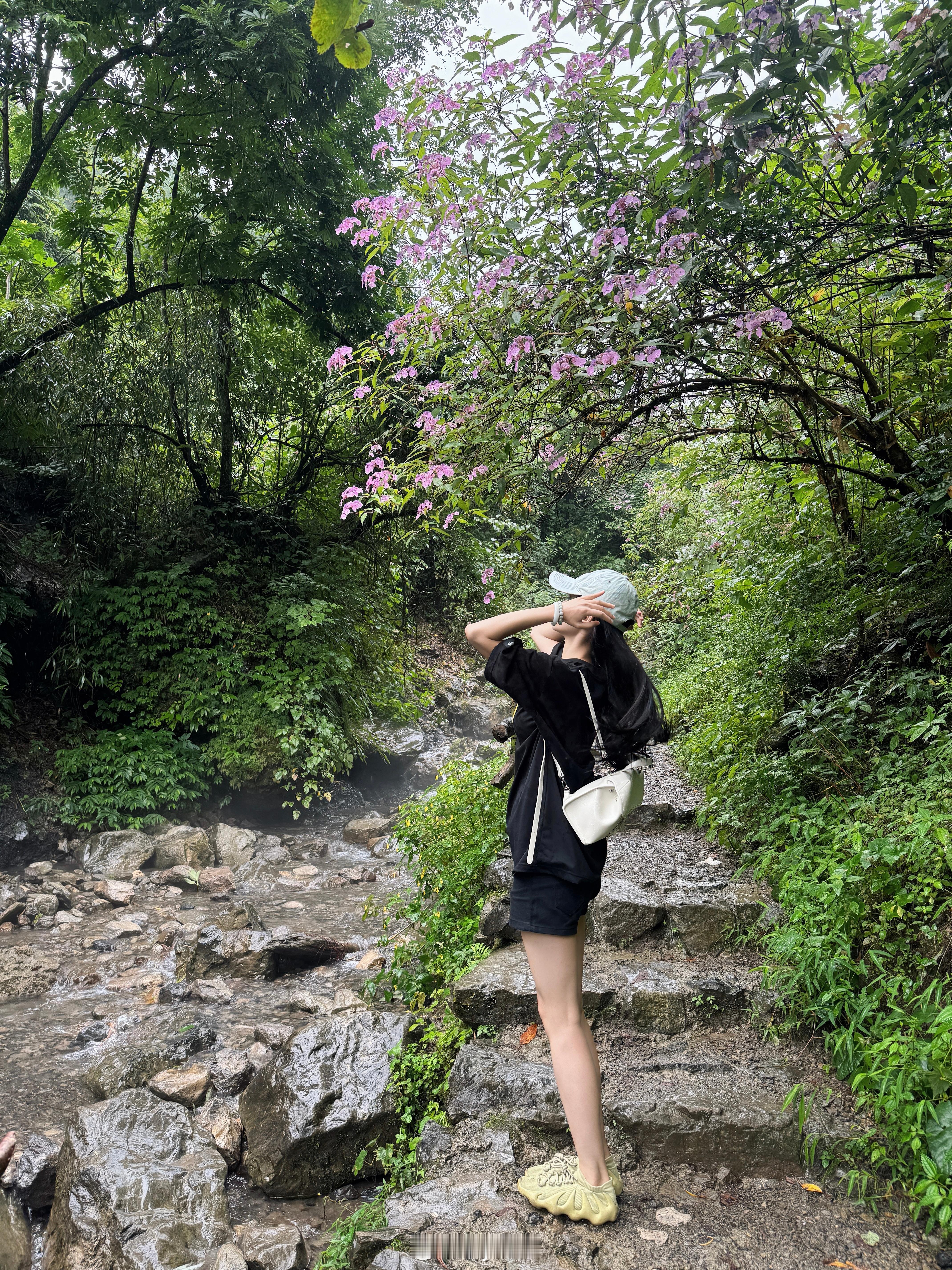 充电五分钟是手机 爬山五小时才是自己  ​​​