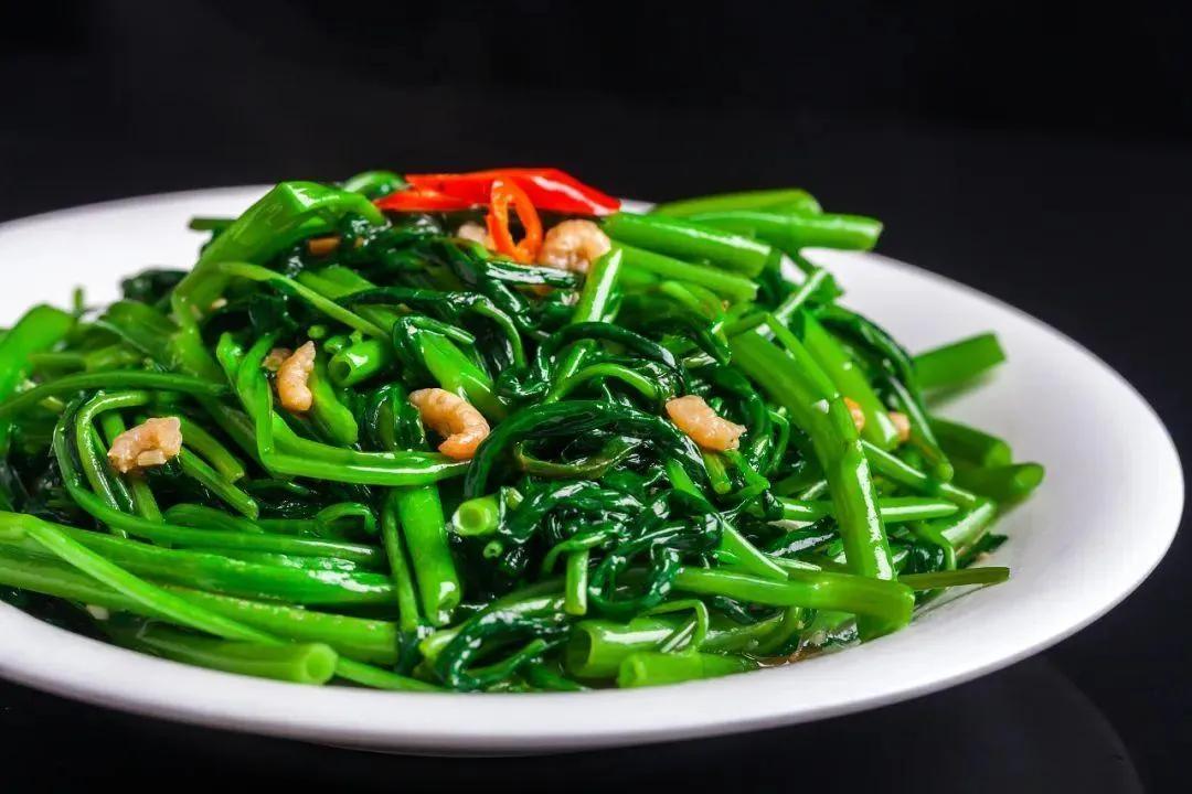 【这几种蔬菜，不焯水当心全家中毒！】焯水，一道做饭时的常见工序，但你真的会焯水吗
