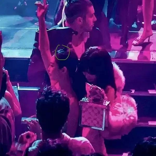 jennie 漂了眉毛 此生分明了 