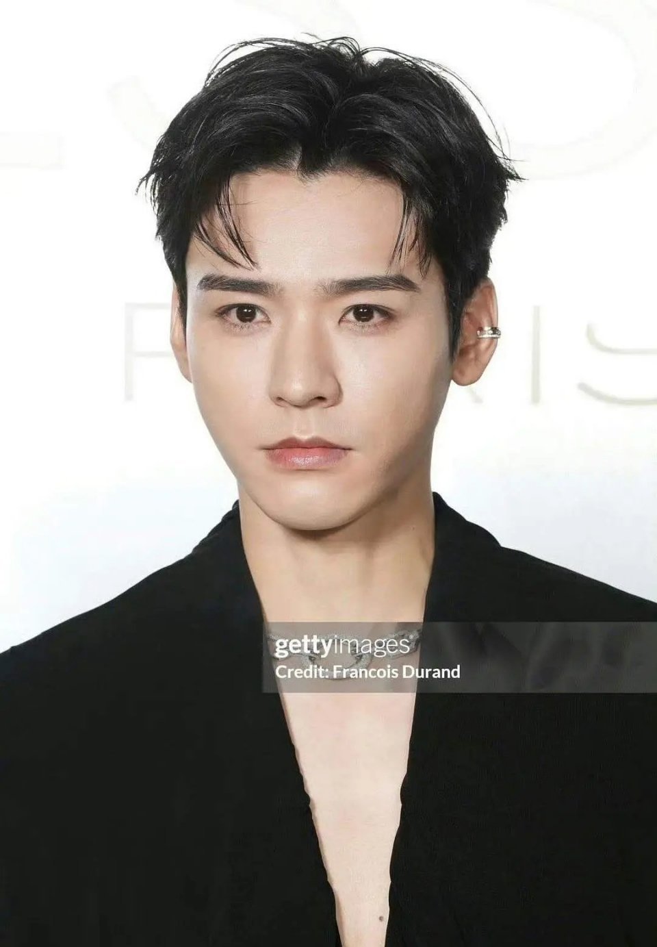 龚俊的五官哪一官稍微能看一点呢 ​​​