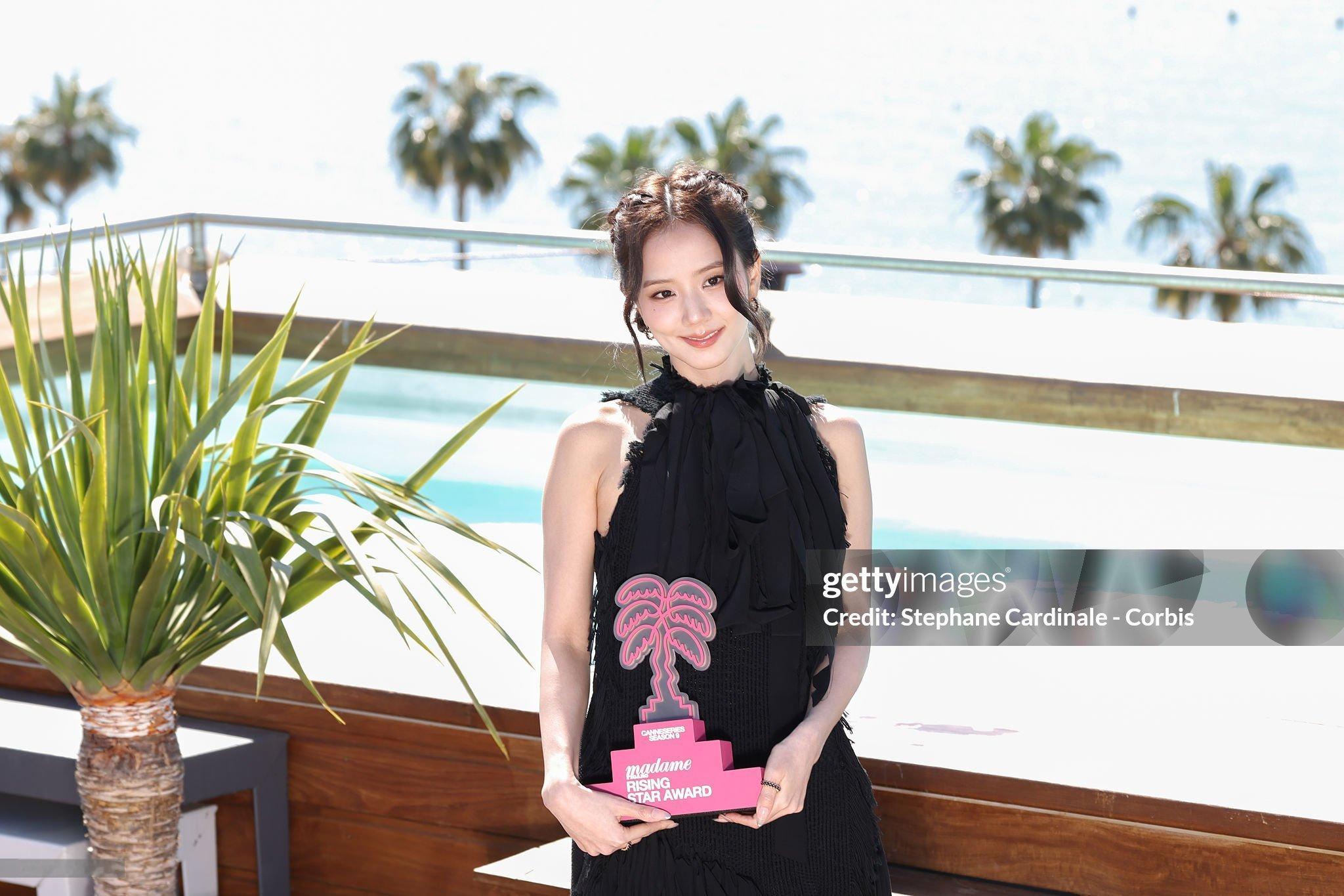 2026年4月24日，在法国戛纳举行的第9届戛纳国际电视剧节期间，JISOO 现