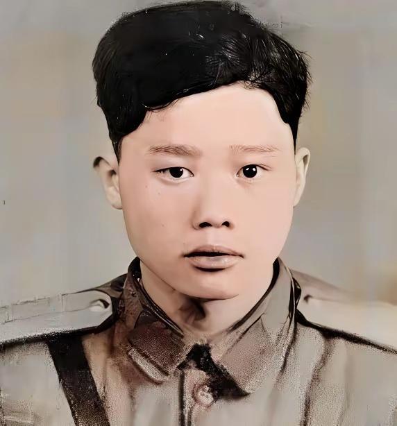 1951年1月28日，志愿军战士潘天炎因为生理需要去附近的草丛解决，回来后却意外