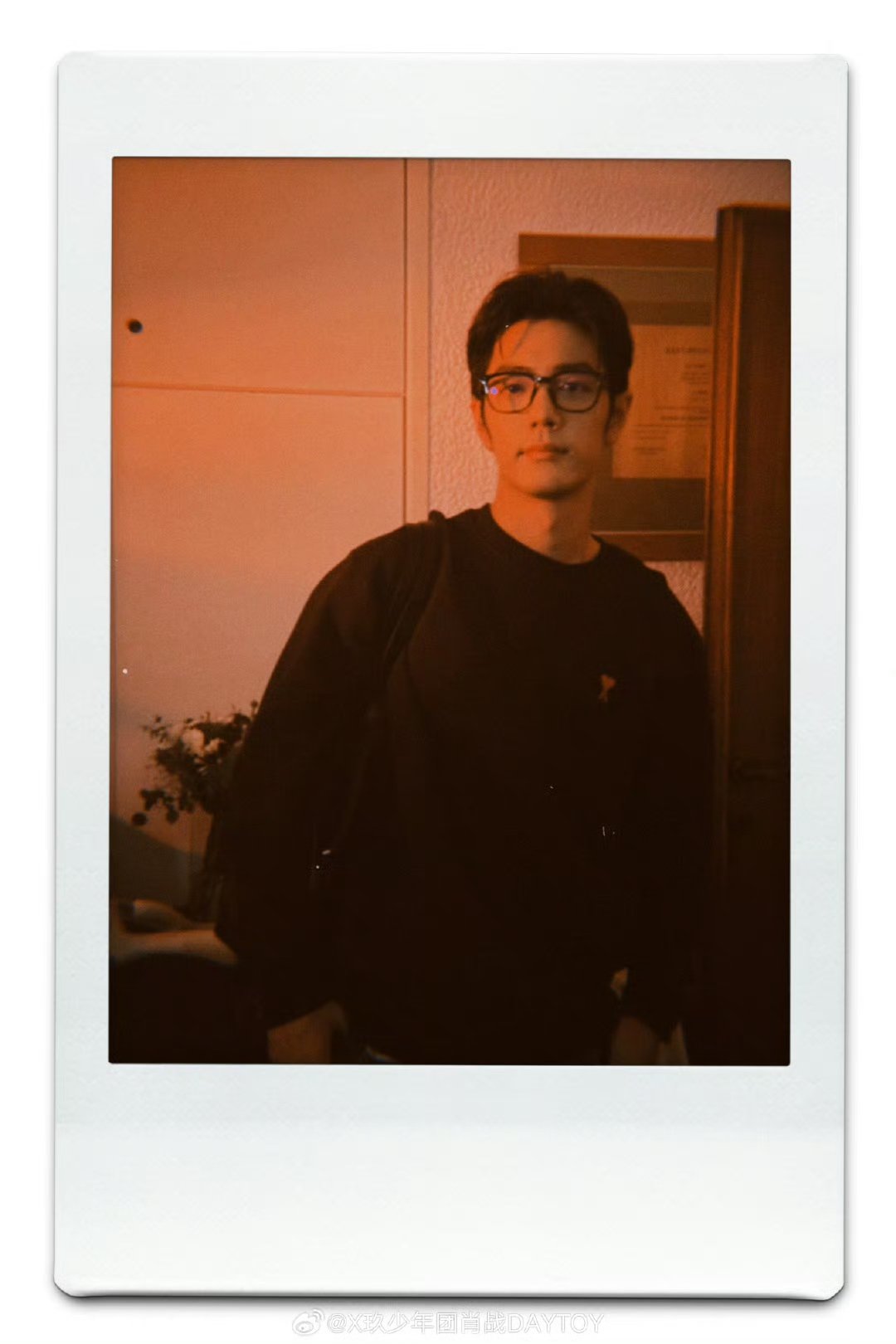 肖战ins更新我们全球发行倒计时3天肖战wm全球发行倒计时期待肖战 ​​​