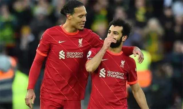 利物浦34岁队长4秒2失误致丢球 状态断崖式滑坡引热议 北京时间12月4日，英超