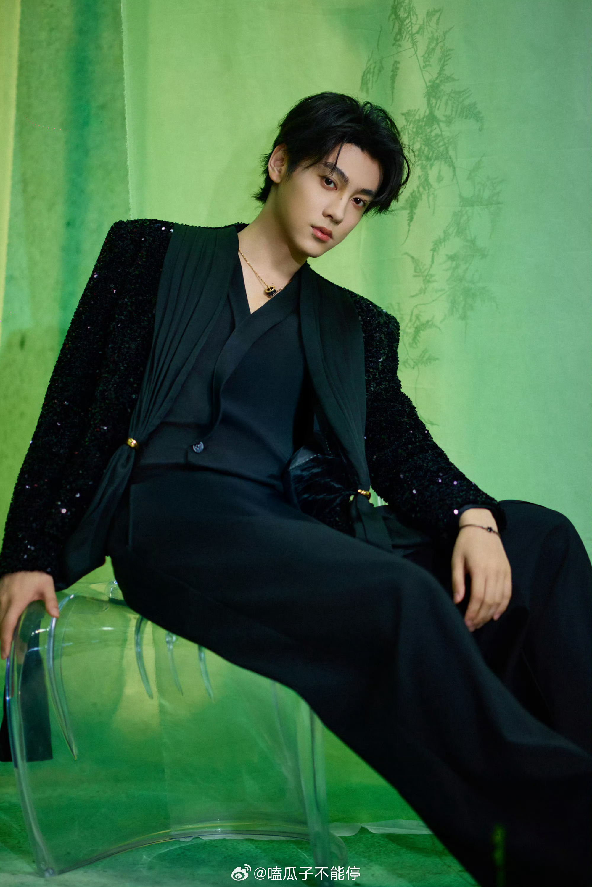 田栩宁好贵的一男的，商务直播带大牌珠宝特别帅