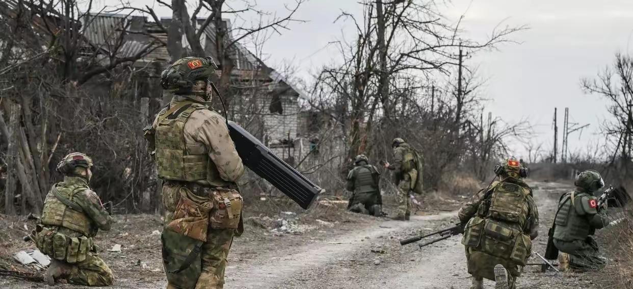俄罗斯军队野心非常地明显，一定要拿下顿涅茨克，这下顿巴斯地区战争如此激烈，真是让