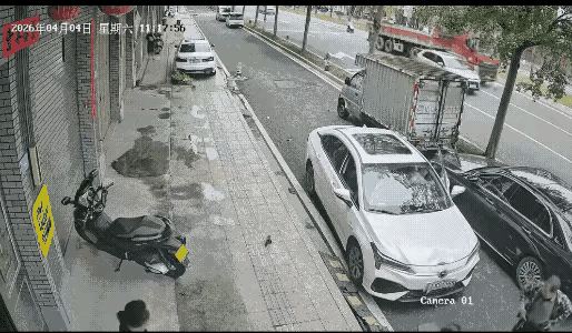 开车的人，他没长眼睛啊？