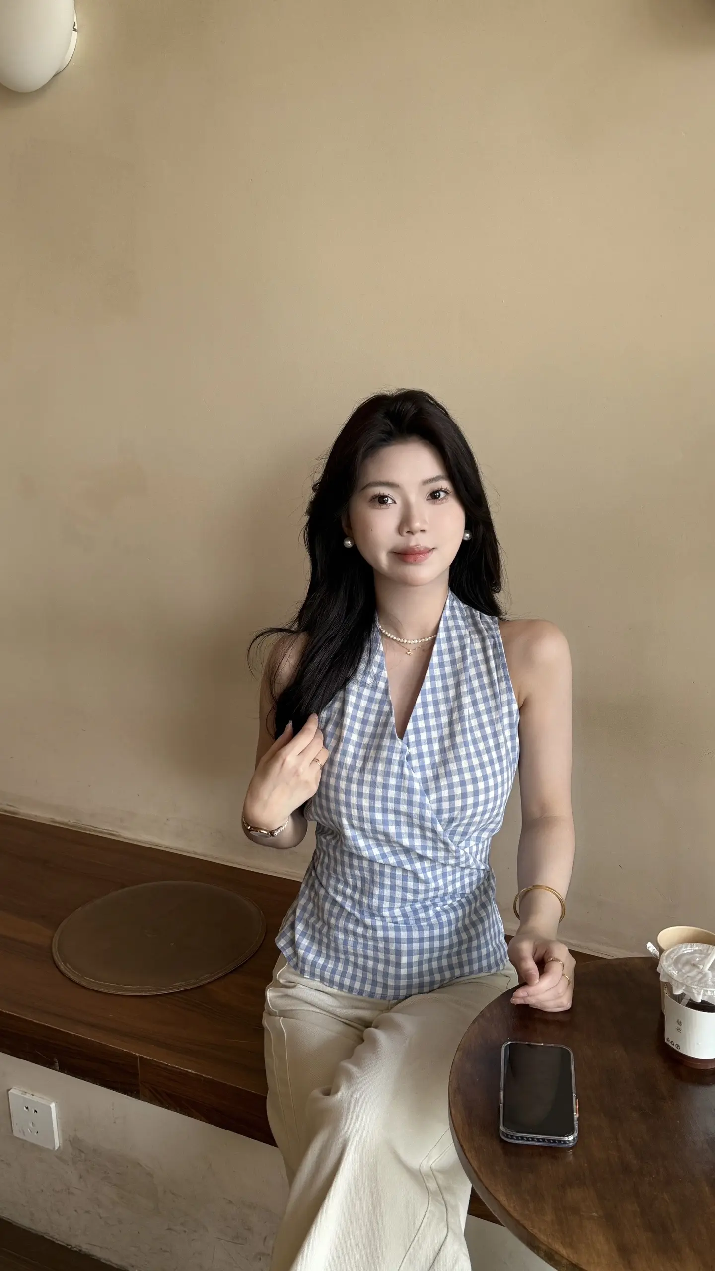 在逐渐成为大人的过程中，已经无法接受生命中再次出现重要的人。