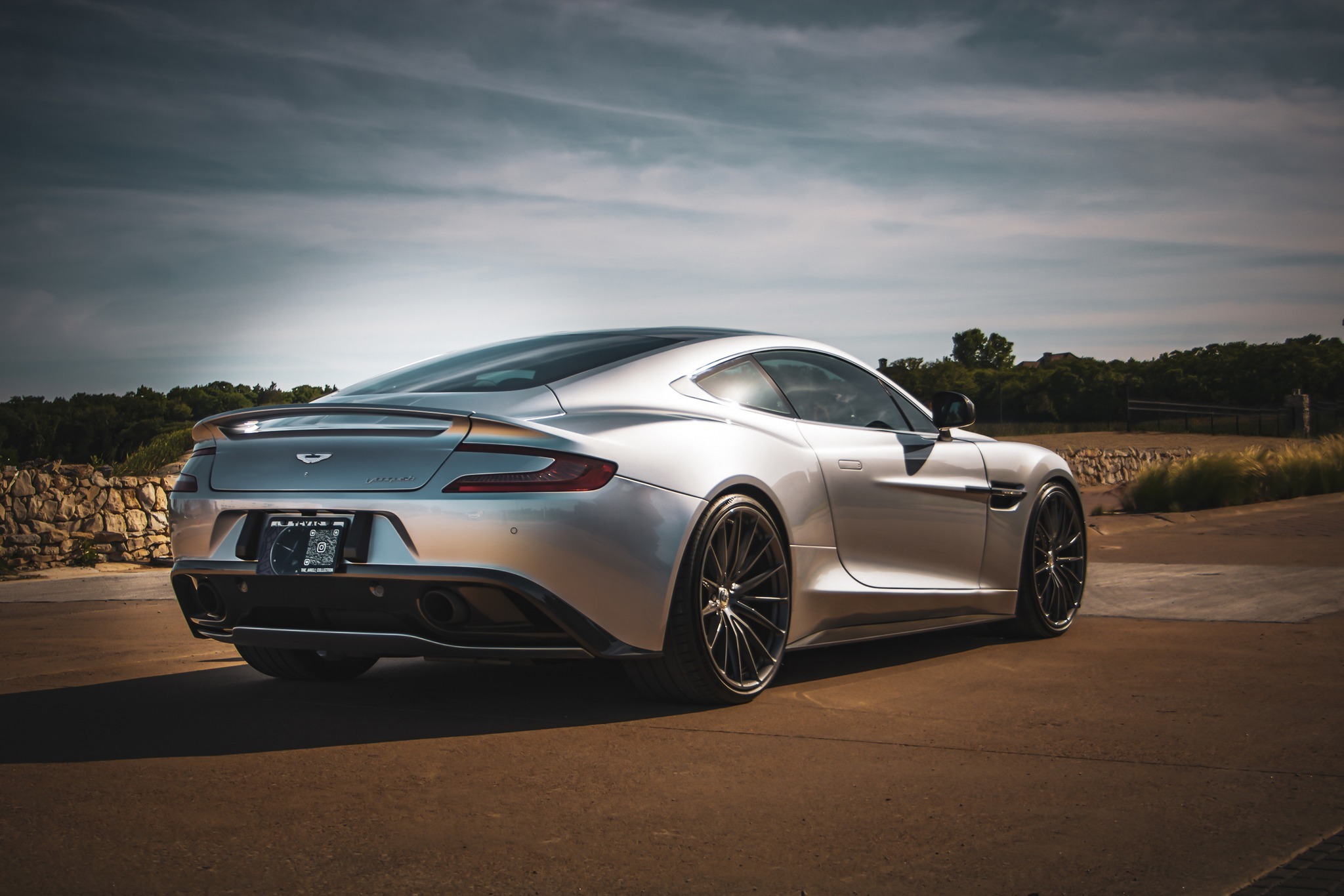 Aston Martin Vanquish阿斯顿马丁astonmartin阿斯顿